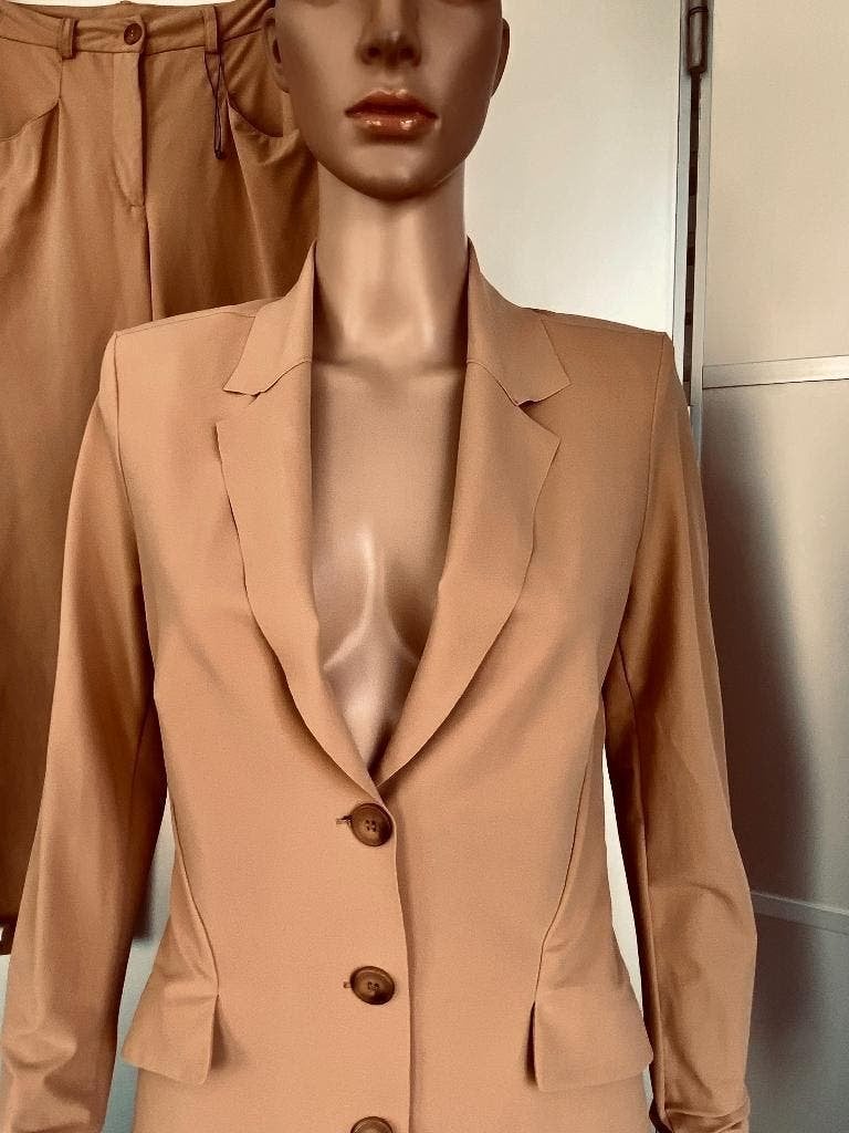 J589 Japan TKY maat XS/S=34/36 travel-pak blazer+broek jasje, Kleding | Dames, Kostuum of Pak, Beige, Japan TKY, Ophalen of Verzenden