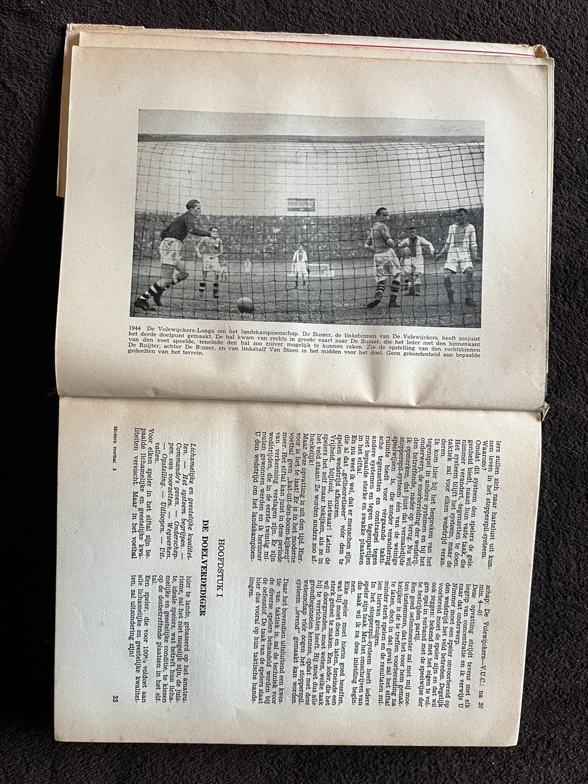 Modern Voetbal - J.V.D. Leck (1941), Ophalen of Verzenden, Gelezen, Balsport