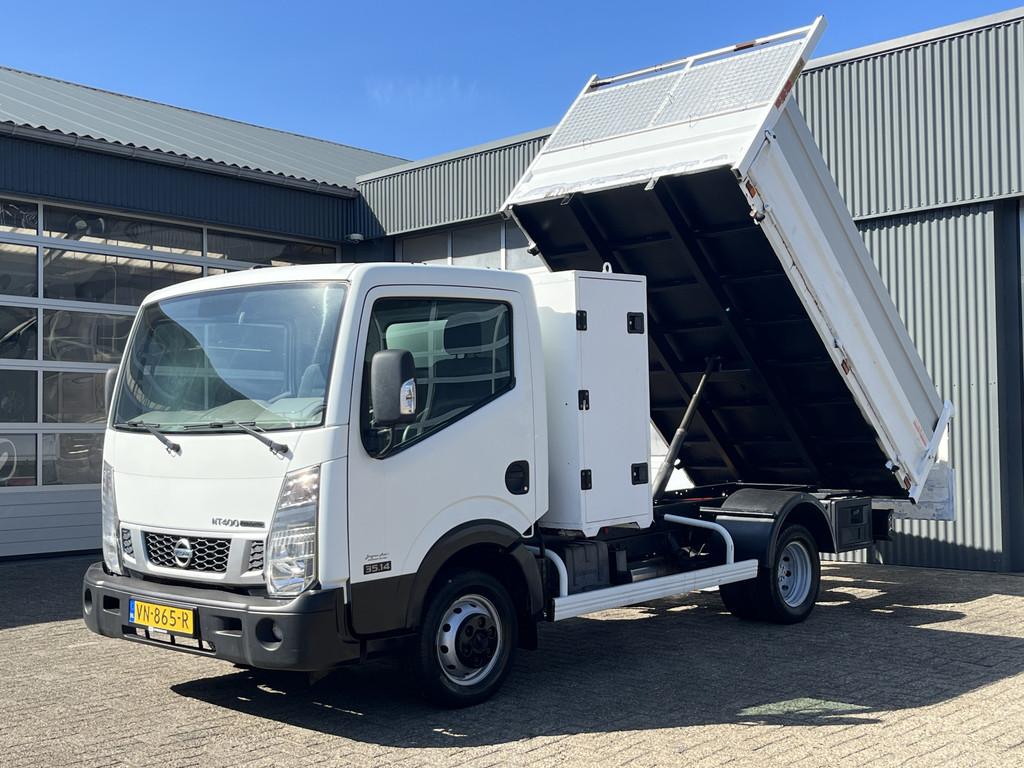 Nissan NT400 35.14 2.5 dCi 290 Kipper openlaadbak Airco 2-Pe, Auto's, Bestelauto's, Euro 5, Gebruikt, Zwart, 4 cilinders