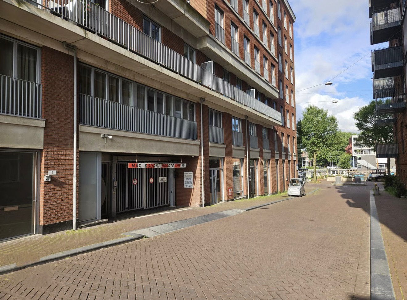 Te huur per 30/6 Parkeerplaats in parkeergarage Westerkaap1, Noord-Holland