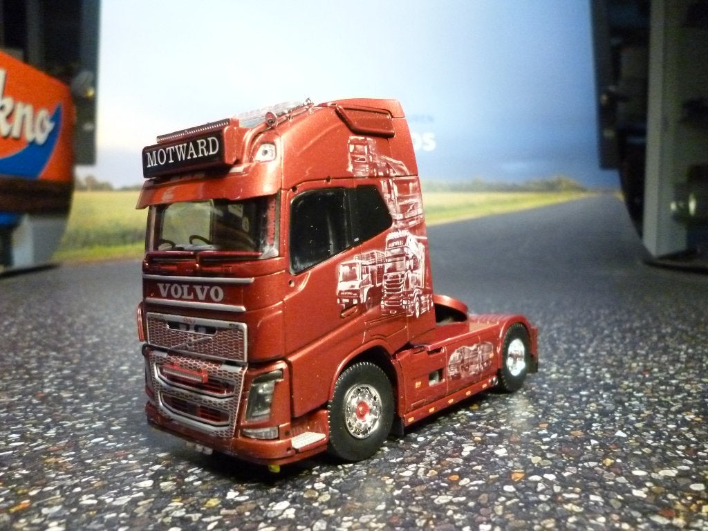 Tekno Volvo FH4 Motward met certificaat, Hobby en Vrije tijd, Modelauto's | 1:50, Ophalen of Verzenden, Nieuw, Bus of Vrachtwagen