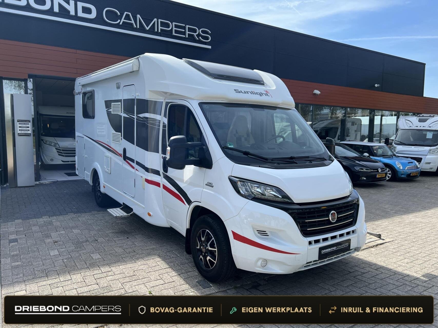 Sunlight T69 S Queensbed Luifel Schotel Zonnepaneel Lithium, Caravans en Kamperen, Campers, Sunlight, Airbags, 6 tot 7 meter, Bedrijf