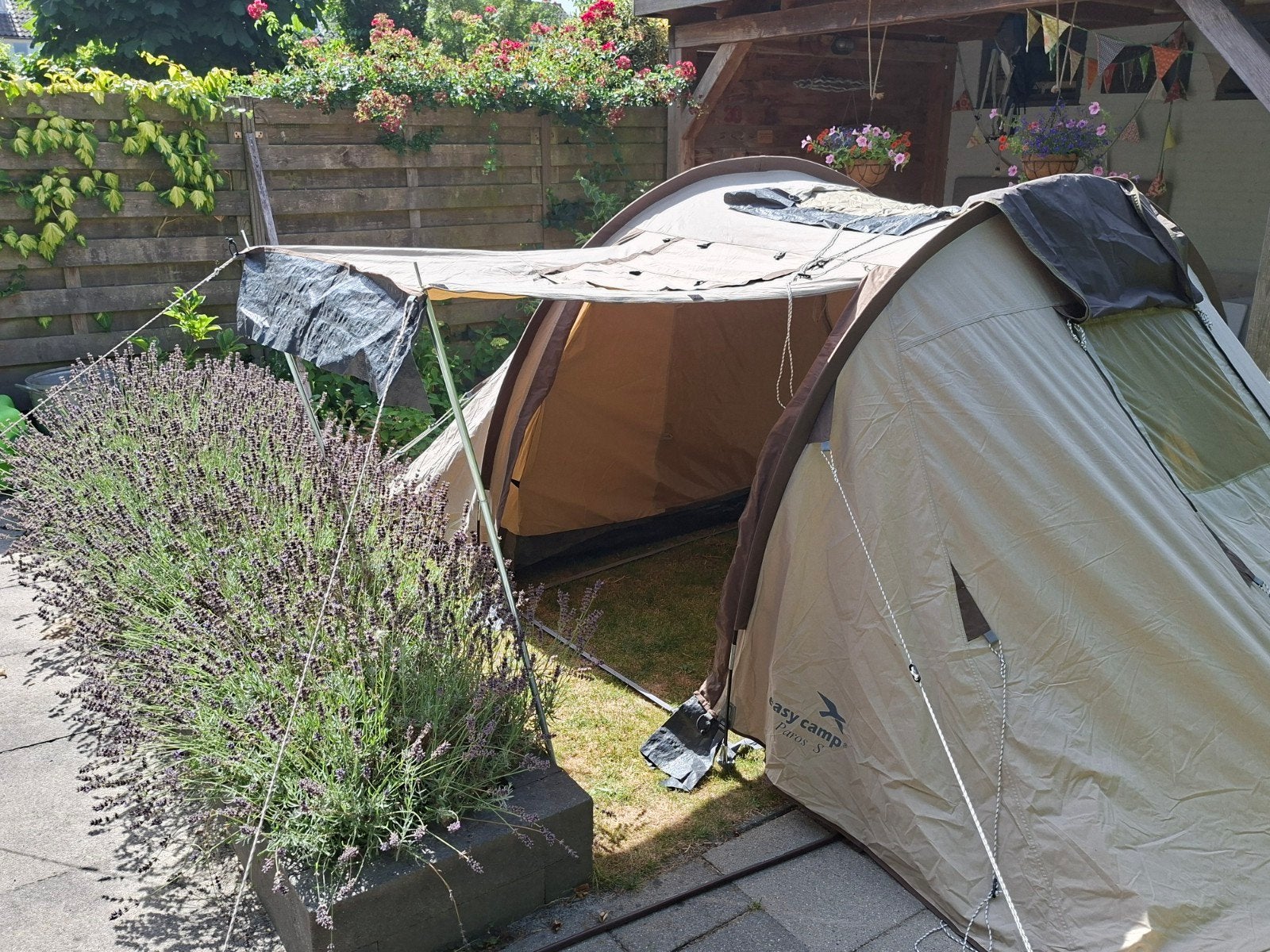 Vis-à-Vis tent, Ophalen