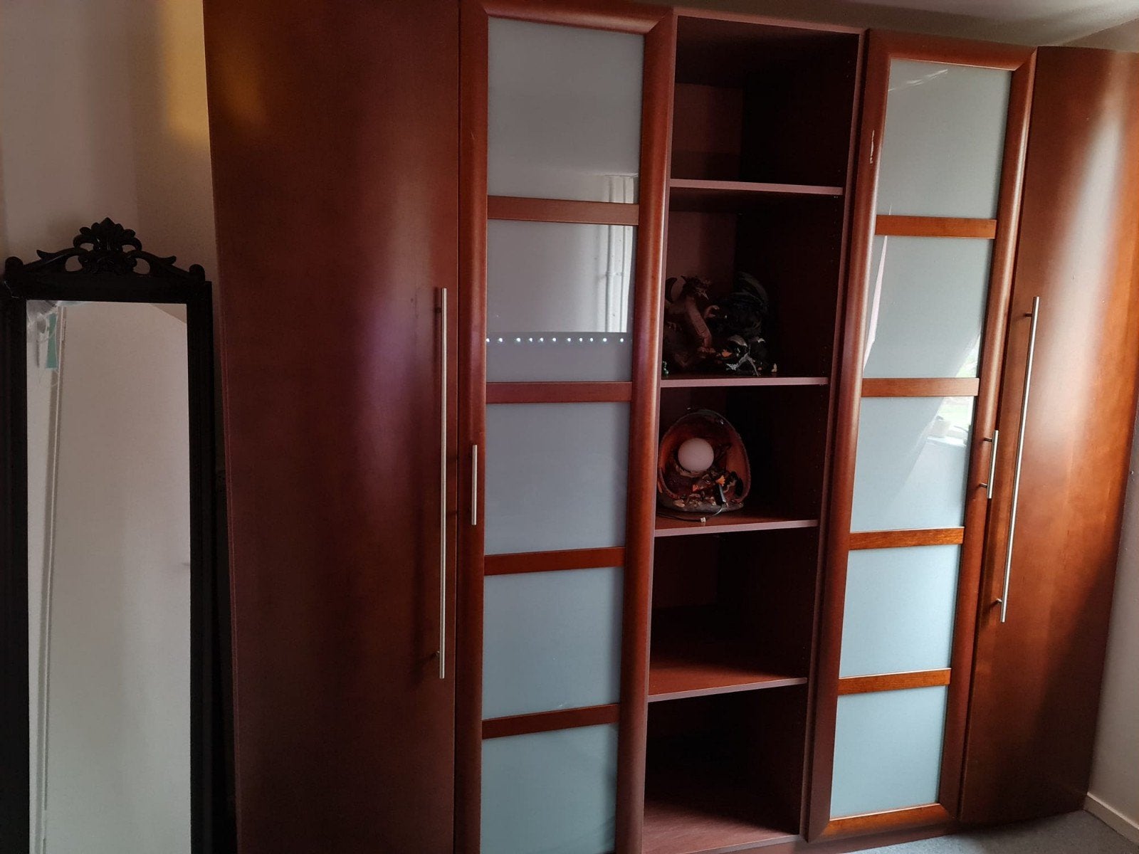 Gratis kledingkast, Huis en Inrichting, Kasten | Boekenkasten, Ophalen, 200 cm of meer, Zo goed als nieuw, 200 cm of meer