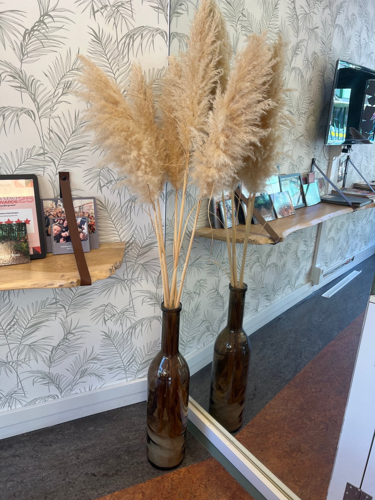 Lange vaas met echte pluimen, 75 cm hoog, Ophalen, Gebruikt, Bruin, Inclusief decoratie