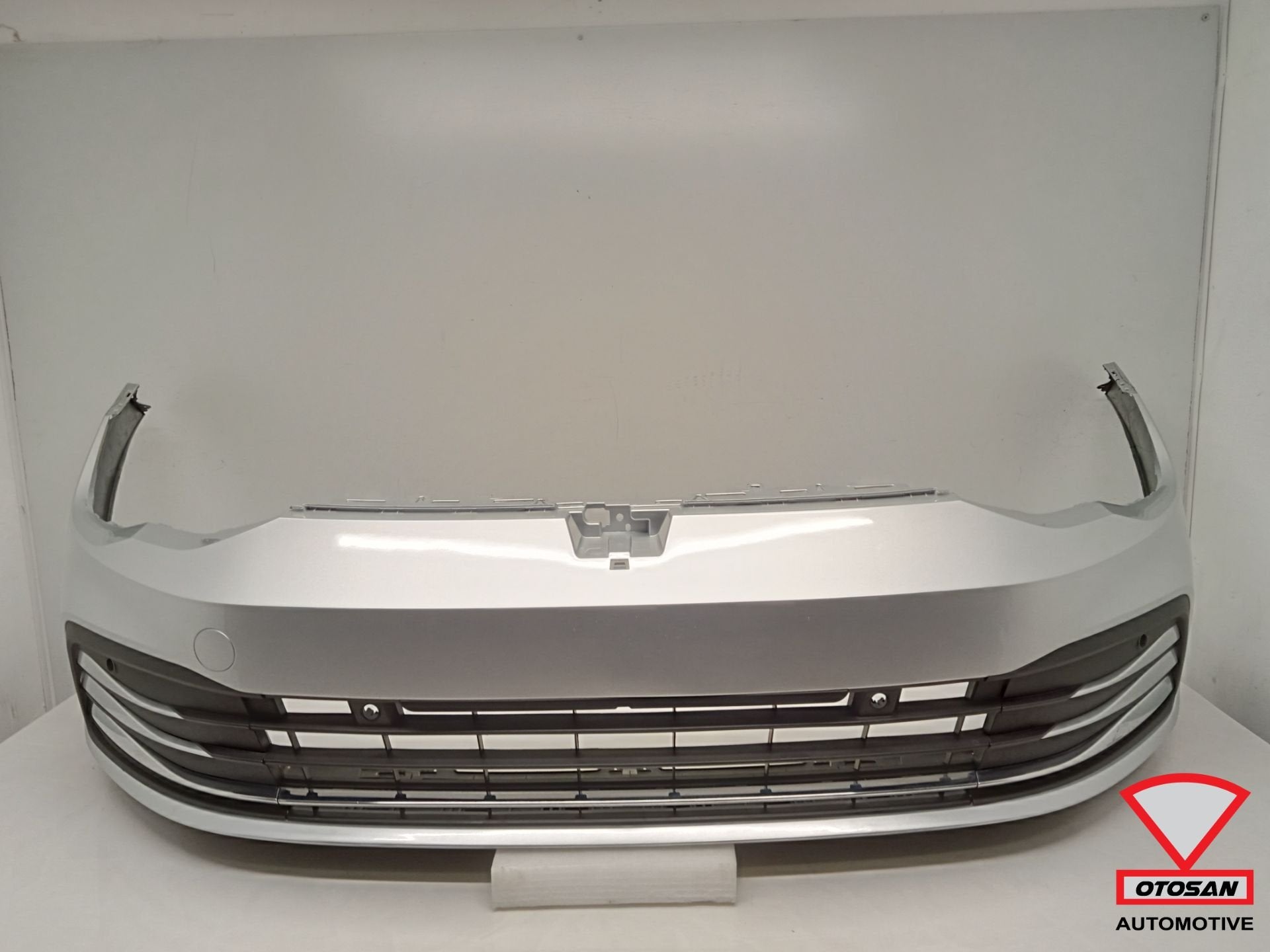 VW Golf 8 2020+ Voorbumper Style met chroom Zilver LA7W 4xPD