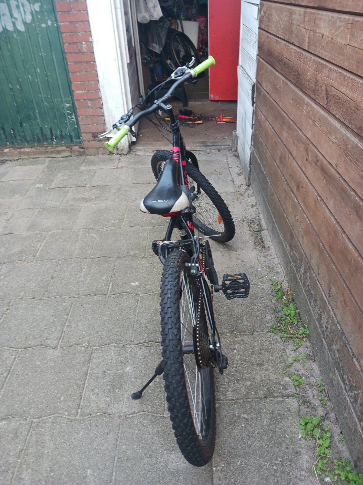 Amigo Kinderfiets Zwart/Rood met Versnellingen, Gebruikt, Velgrem, Versnellingen, Minder dan 49 cm