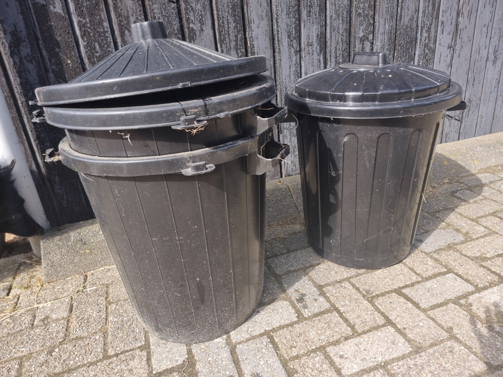 drie tonnen van ca 70 l, Ophalen