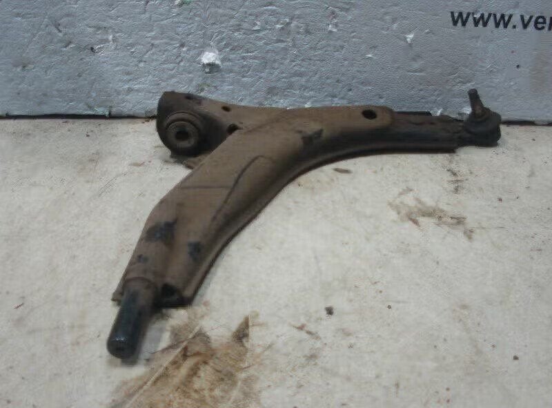 DRAAGARM RECHTS VOOR Opel Kadett E (33 / 34 / 43 / 44), Bahnhofsplatz 65423 Rüsselsheim am Main, DE, Gebruikt, Opel, Opel Automobile GmbH