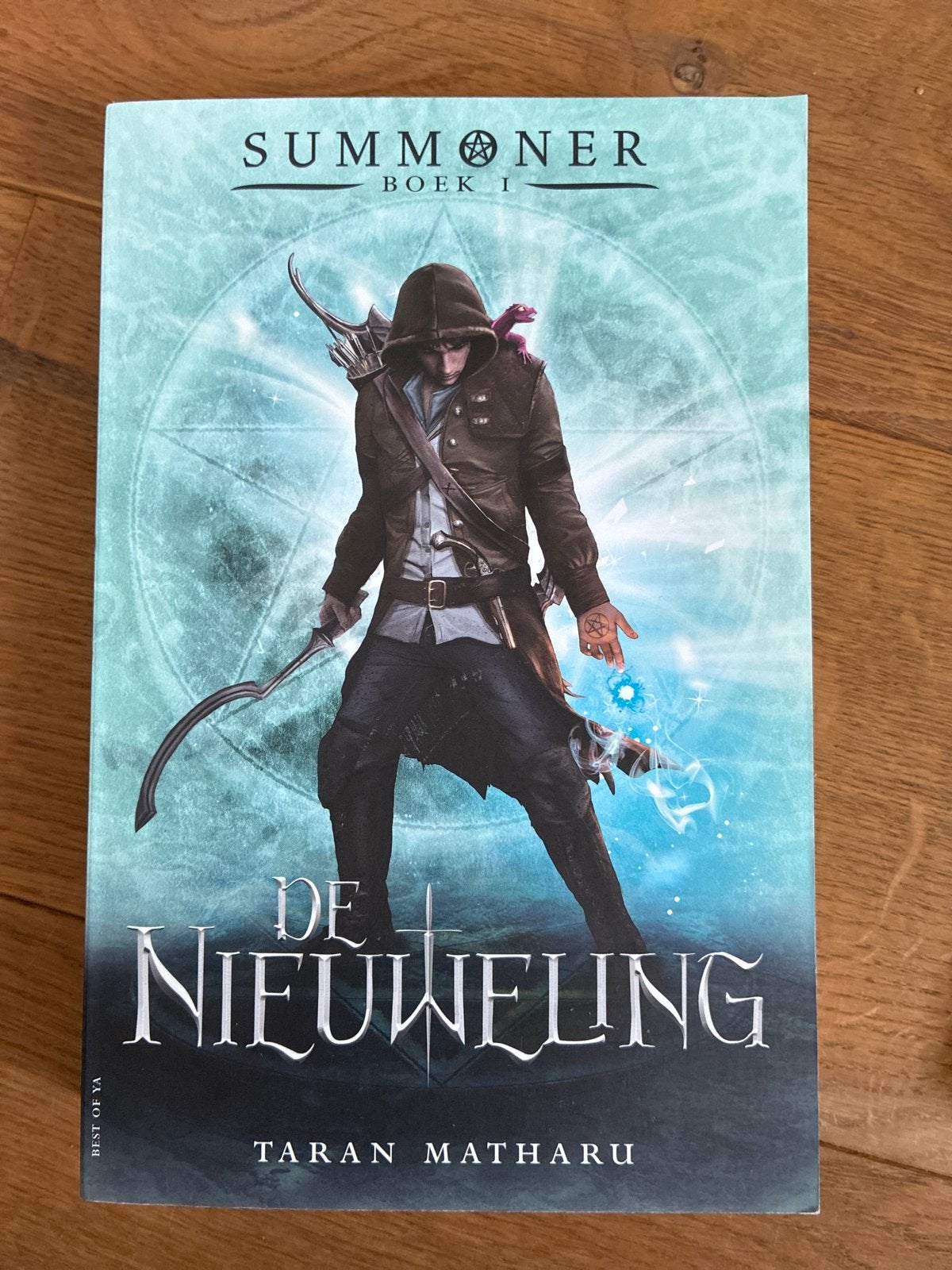 Summoner Boek I: De Nieuweling - Taran Matharu, Ophalen of Verzenden, Zo goed als nieuw