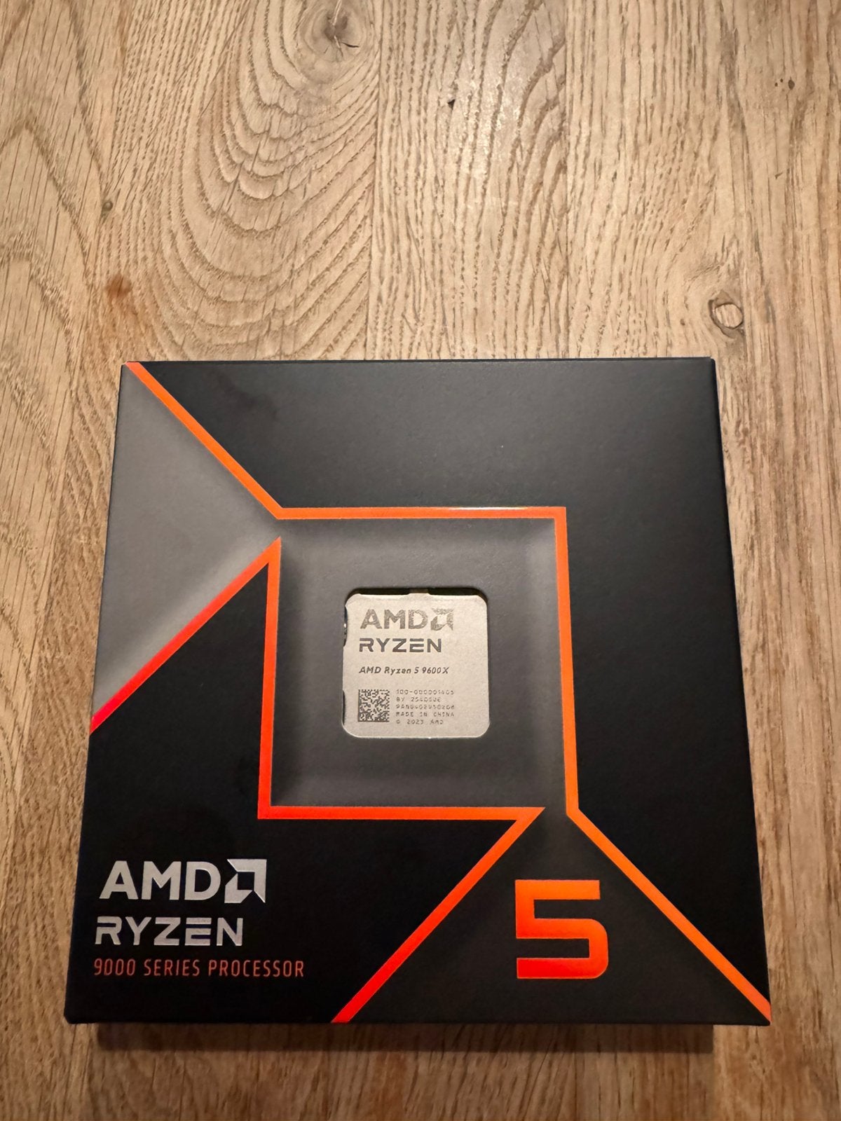 AMD Ryzen 5 9600x - met originele doos - nette staat, Computers en Software, Ophalen of Verzenden, Zo goed als nieuw, 6-core, 4 Ghz of meer