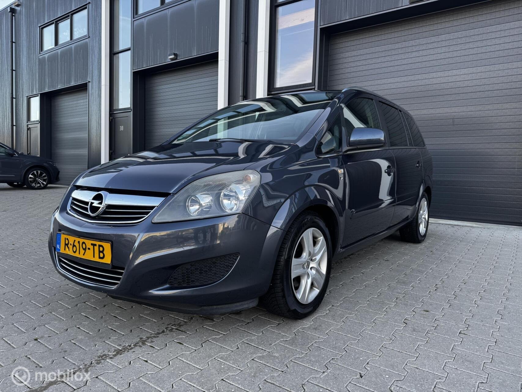 Opel Zafira 1.8 Cosmo 2010(AIRCO), Auto's, Gebruikt, 4 cilinders, 750 kg, MPV