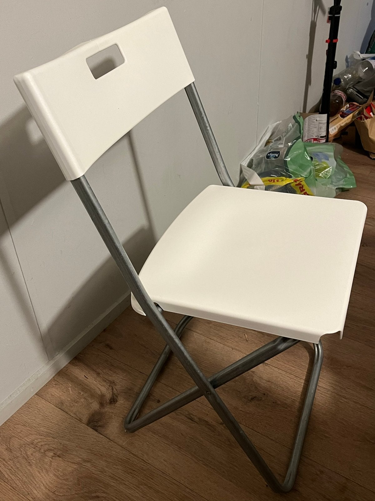 Witte opvouwbare stoel - handig en ruimtebesparend, Ophalen, Kunststof, Gebruikt, Wit