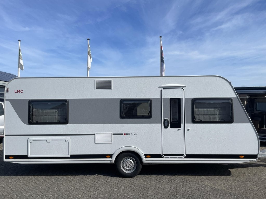 LMC Style 530 E VOORTENT/VLOERVERWARMING, Rondzit, Bedrijf, 6 tot 7 meter, LMC en Münsterland