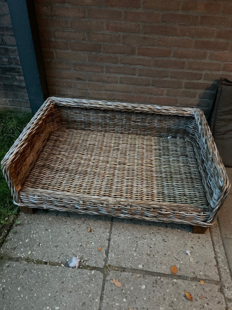 Gratis rieten hondenmand, Ophalen, Gebruikt, Riet