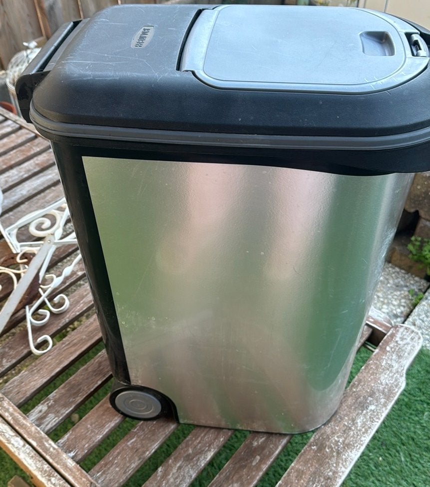 Te koop curver voedselcontainer voor honden/kattenvoer, Dieren en Toebehoren, Ophalen, Hond