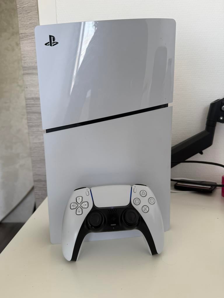 Ps5 slim disc edtition 1(controller ) lees beschrijving !!!, Spelcomputers en Games, Spelcomputers | Sony PlayStation 5, Ophalen of Verzenden