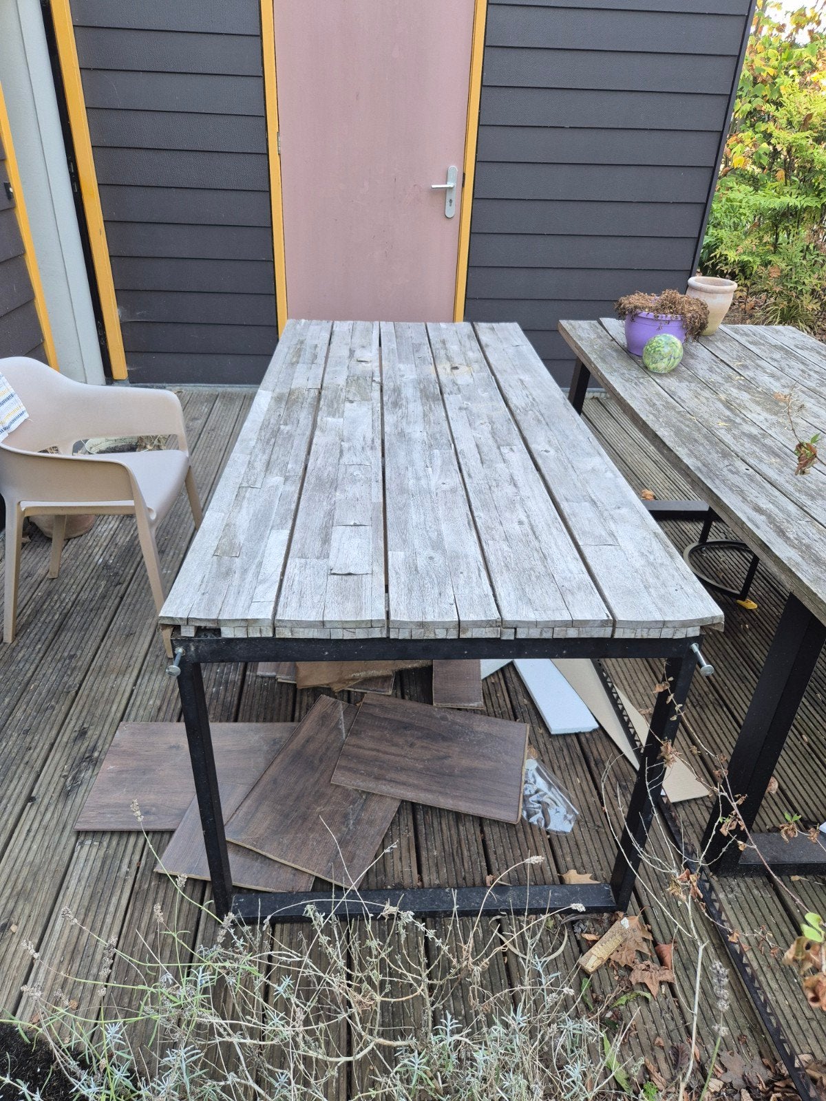 Gratis tuintafel met metalen onderstel, Ophalen of Verzenden, Gebruikt, Rechthoekig, Hout