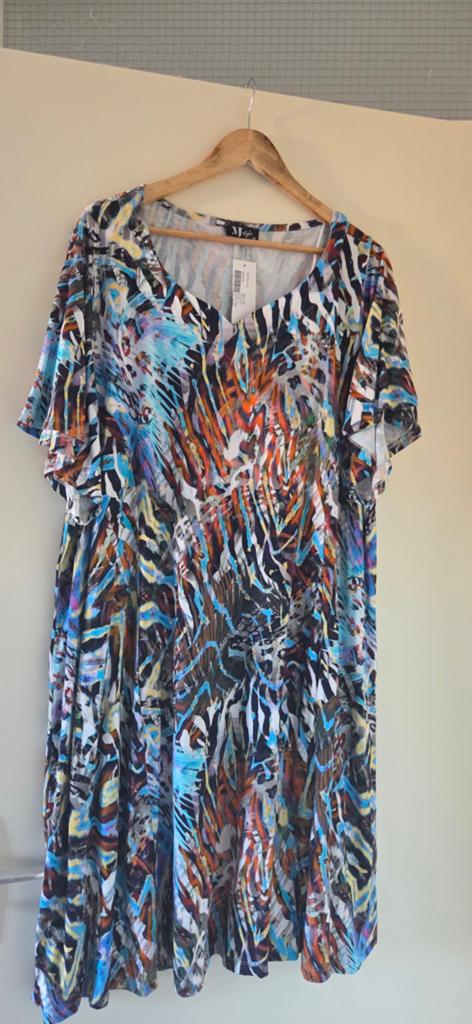 Kleurrijke Jurk MJ style nieuw!  - Maat 56, Kleding | Dames, Grote Maten, Blauw, Jurk, MJ style, Nieuw