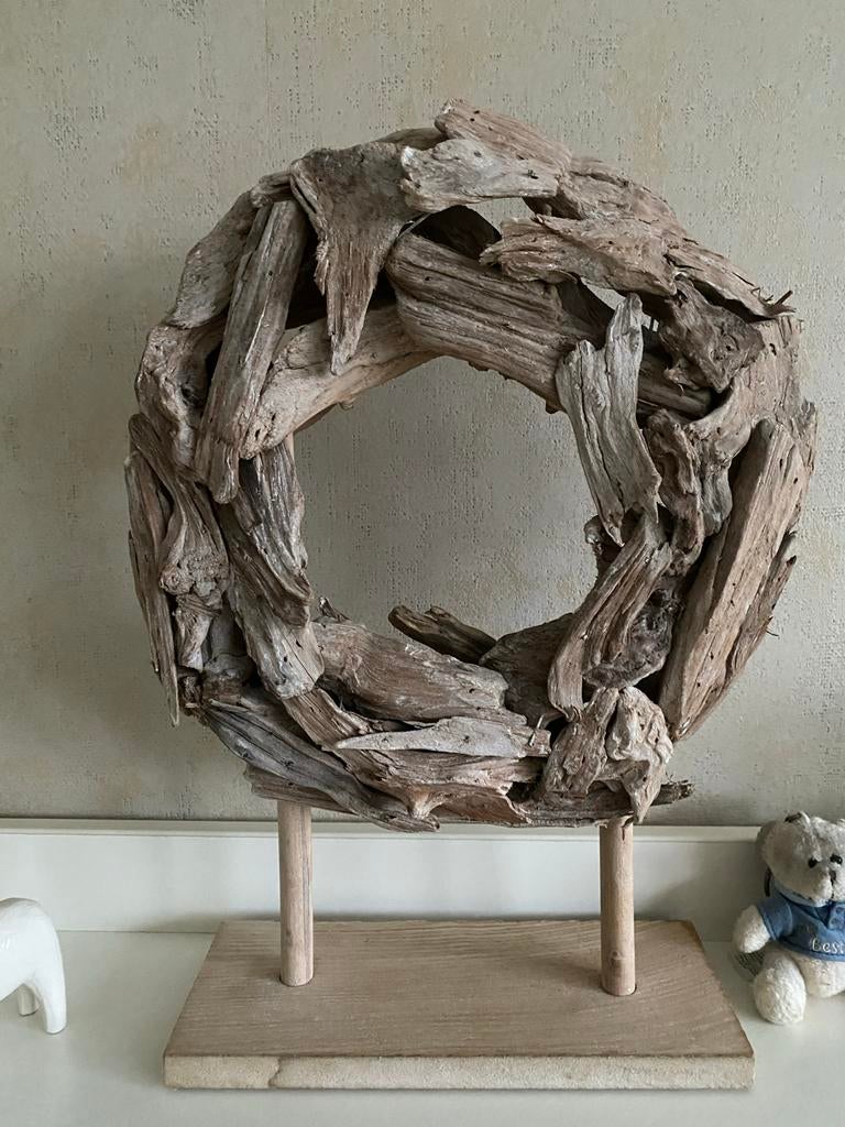 Decoratieve krans van drijfhout op standaard 41 cm hoog, Hout, Gebruikt, Ophalen of Verzenden, Landelijk