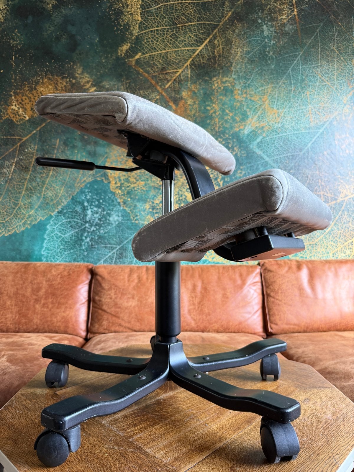 Stokke Balans Kruk - Ergonomische knie draaistoel, Gebruikt, Beige, Ophalen of Verzenden, Bureaukruk