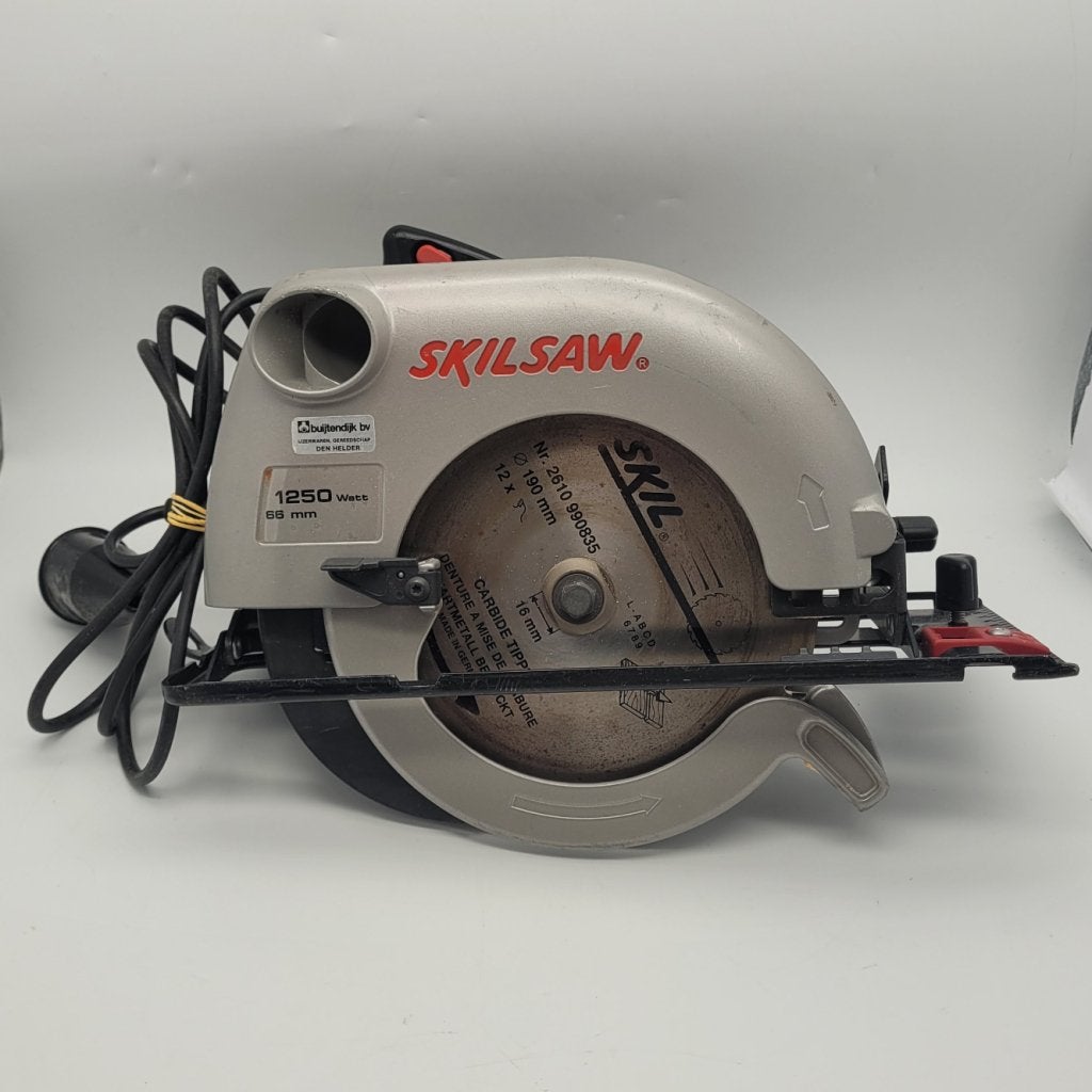 Skil 5266 Cirkelzaag 66mm 1250W - In Goede Staat, Skil, Gebruikt, Support@skil.com, 1000 Muirfield Drive, Suite 300, 
Schaumburg, IL 60173
USA
