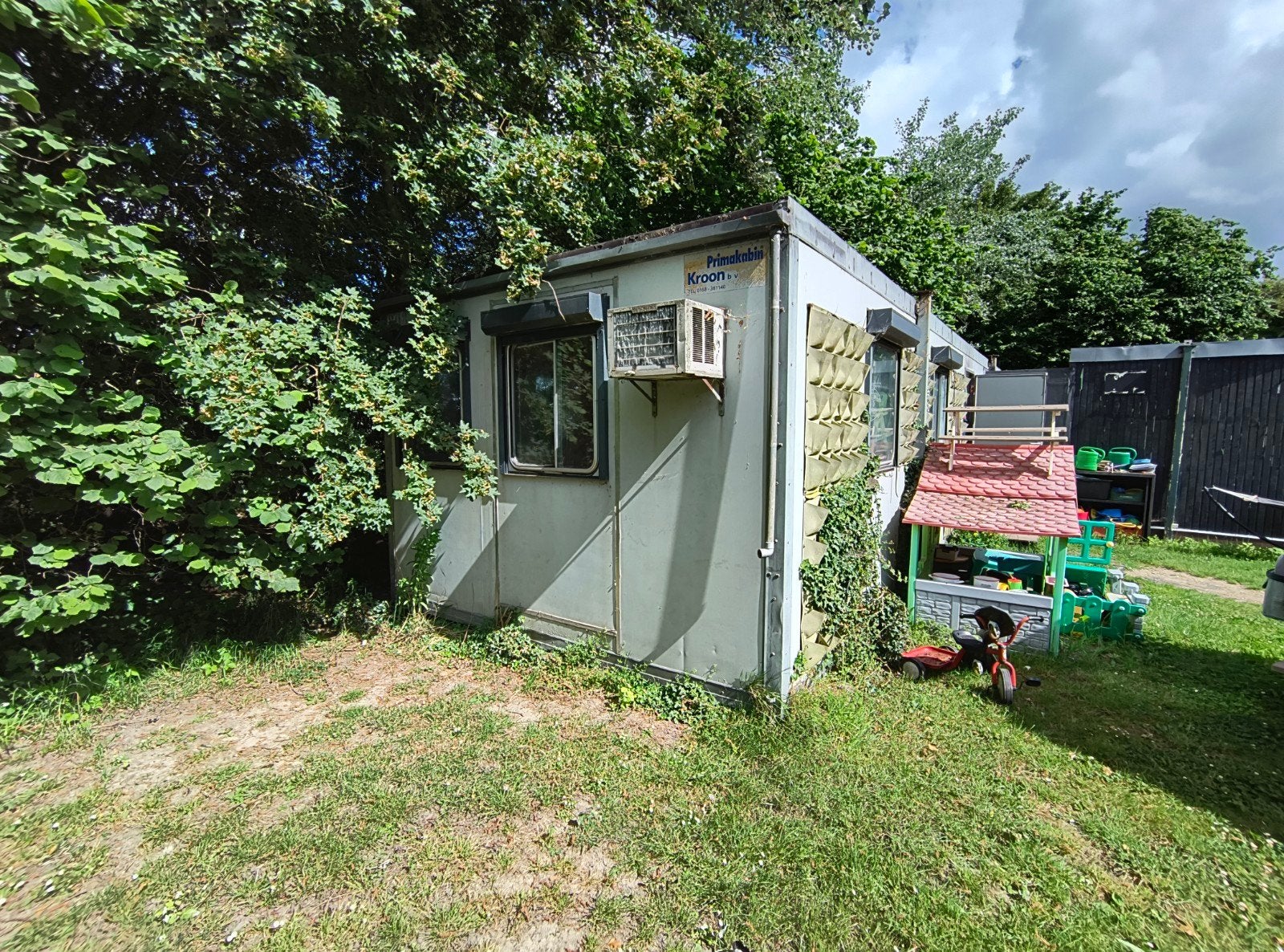 (Bijna) gratis - twee bouwunits te koop: 11x3m en 6x3m, Ophalen, Gebruikt