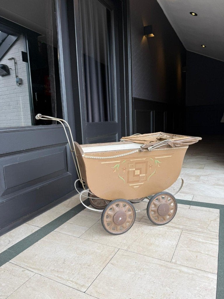 vintage poppenwagen van het Duitse merk Phönix, Ophalen