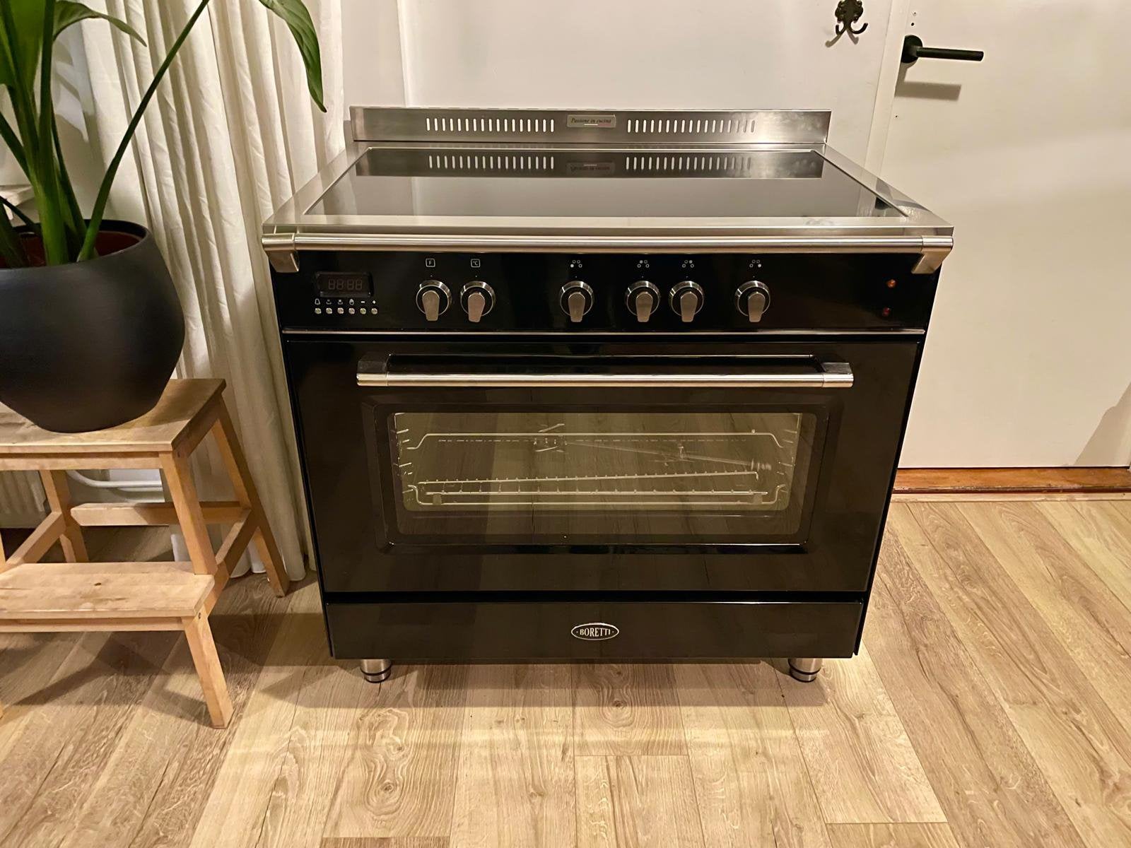 Boretti inductie fornuis 90cm zwart CFBI901ZW, Witgoed en Apparatuur, Ophalen, Gebruikt, 4 kookzones, Energieklasse A of zuiniger