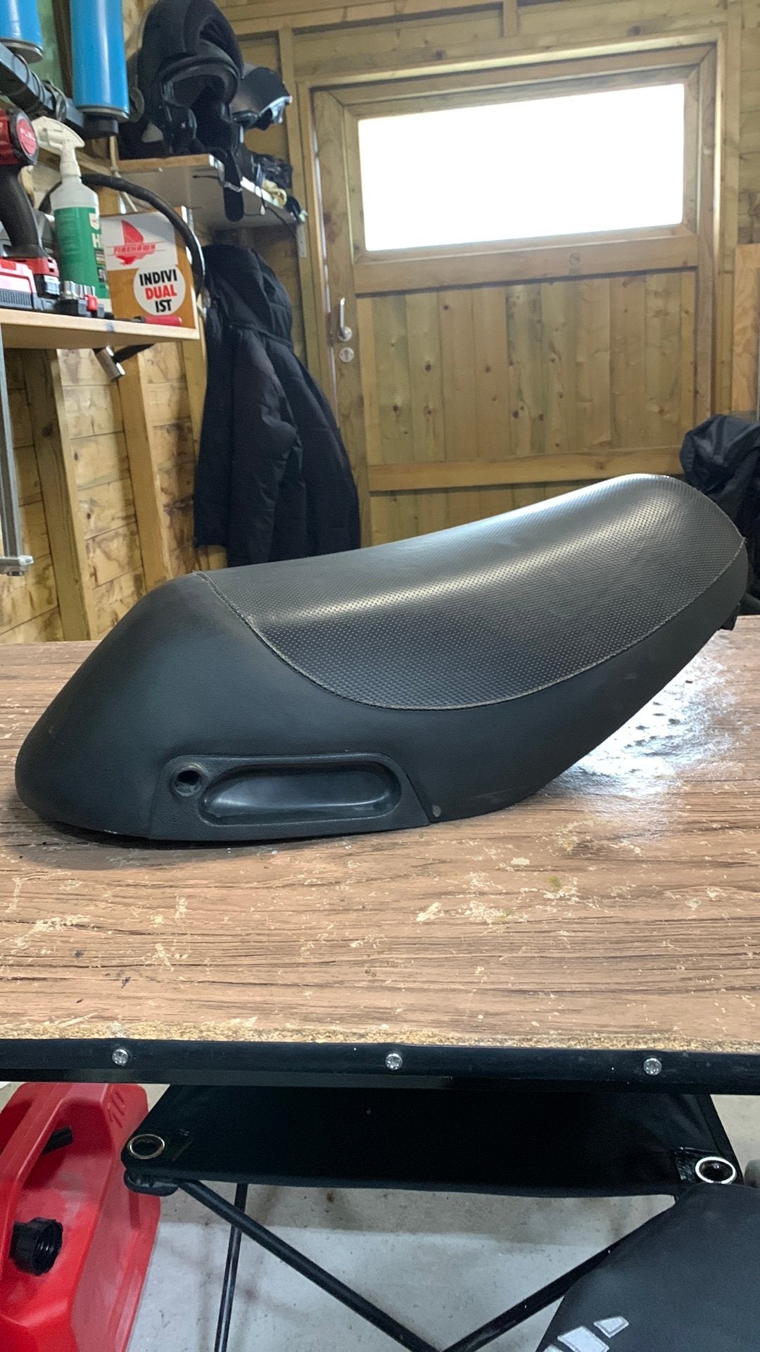 Zip type mono zadel, Fietsen en Brommers, Brommeronderdelen | Scooters, Ophalen of Verzenden, Zo goed als nieuw, Zadel, Piaggio
