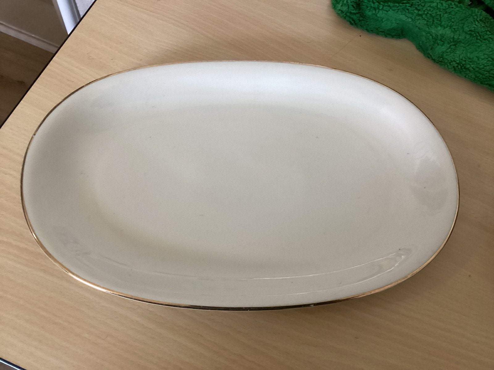 Vintage Villeroy & Boch schaal, wit met gouden rand, Gebruikt, Villeroy & Boch, Vintage, Ophalen of Verzenden