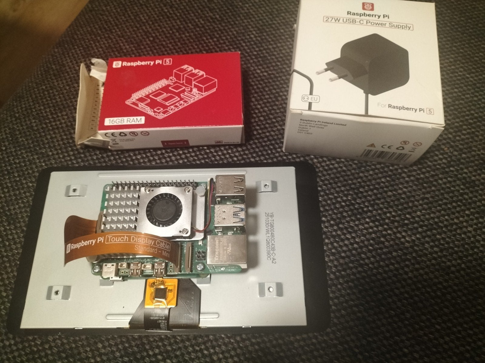 Raspberry Pi 5 16GB Kit met Display, Koeler en Voeding, Computers en Software, Overige Computers en Software, Zo goed als nieuw