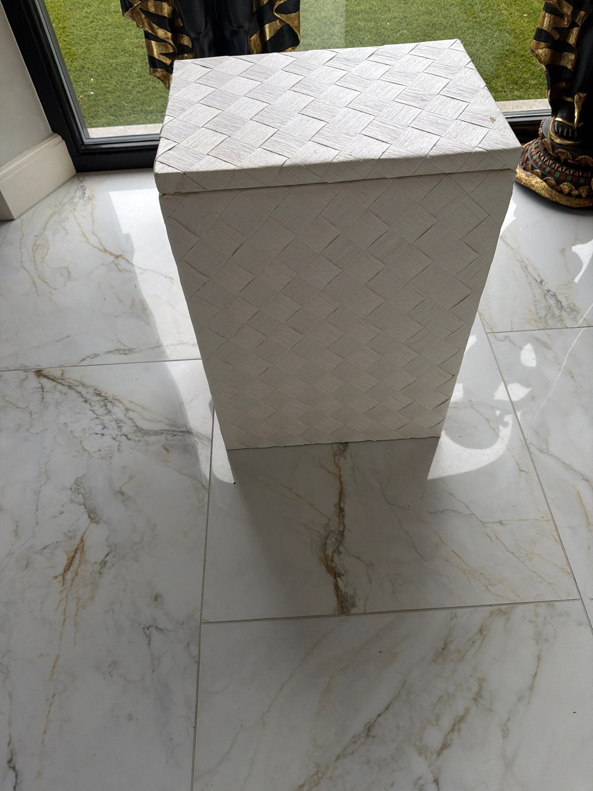 Witte rieten wasmand met deksel, Huis en Inrichting, Ophalen of Verzenden, Gebruikt
