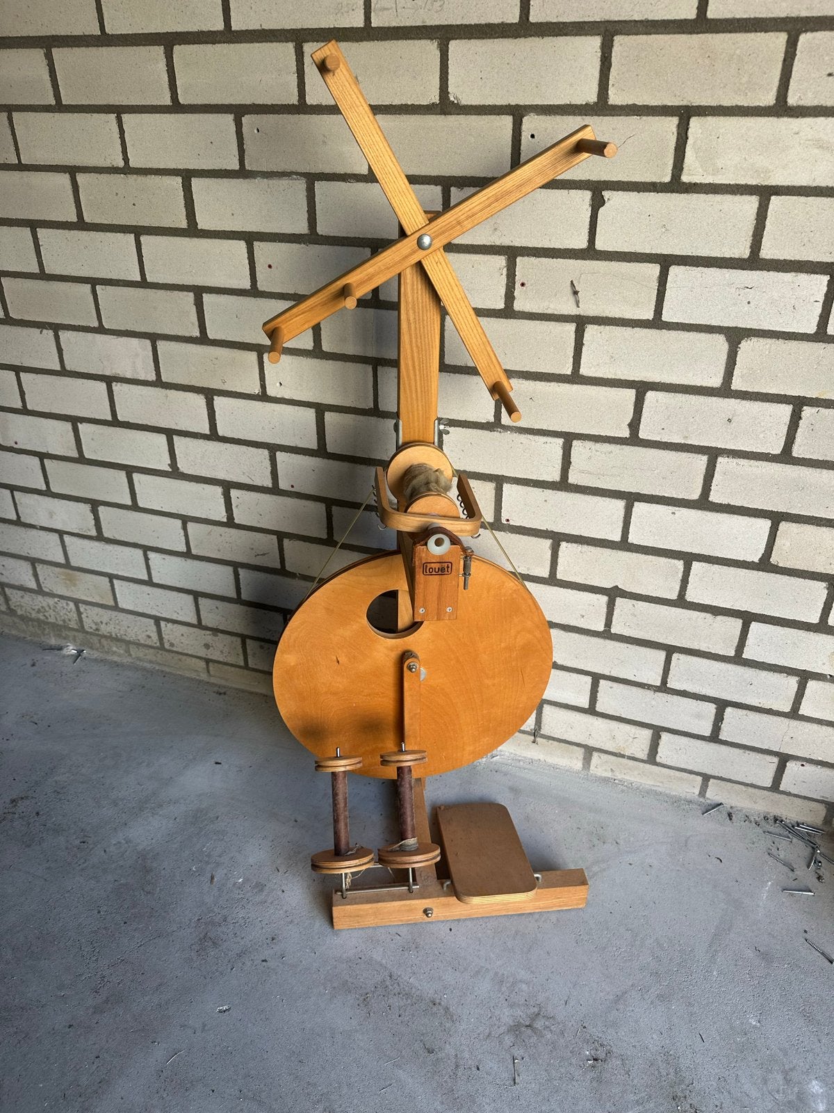 Louet S10 Spinnewiel met wolhaspel en extra spoelen, Hobby en Vrije tijd, Ophalen, Gebruikt, L, L