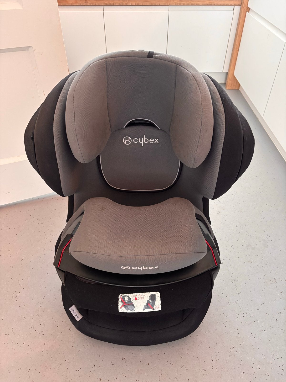 Cybex Juno 2-fix autostoel met Isofix, Kinderen en Baby's, Autostoeltjes, Gebruikt, 9 t/m 18 kg, Zijbescherming, Isofix