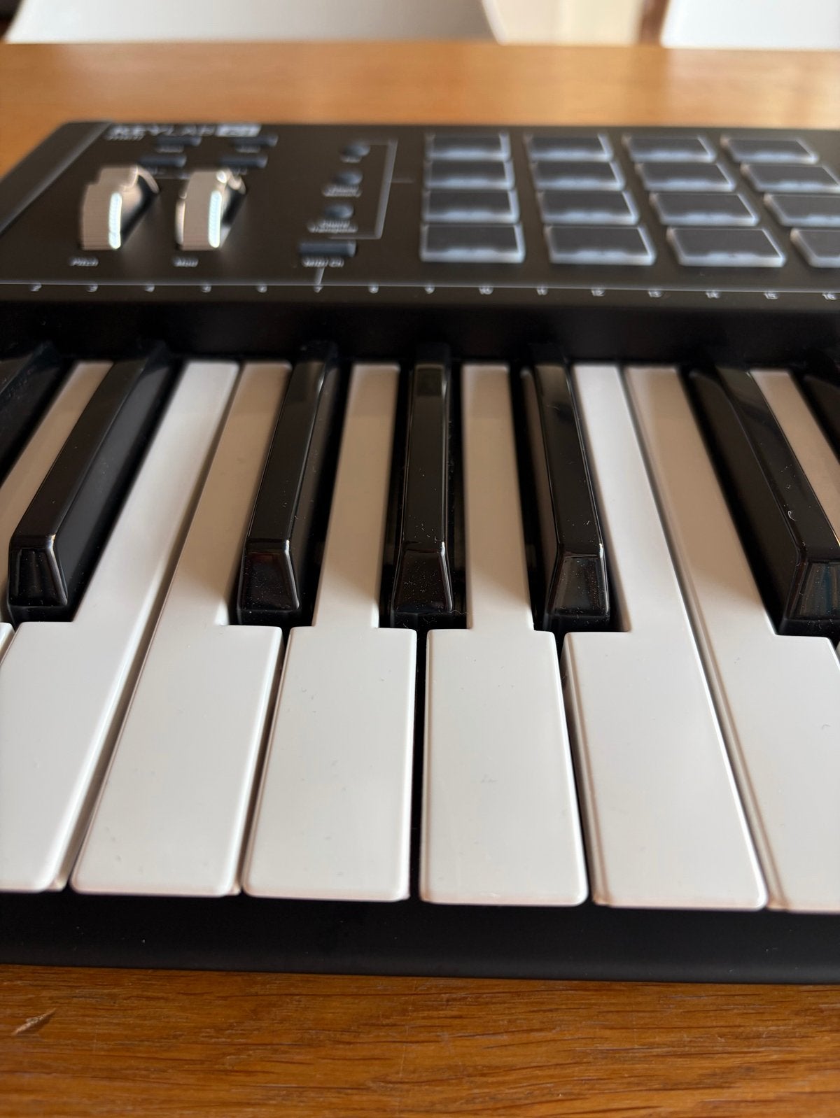 Foto 7 van Arturia Keylab 61 MKII MIDI Controller - Zo goed als nieuw