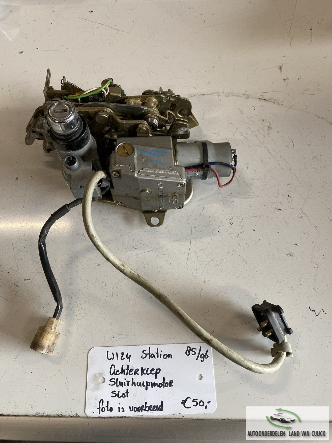 Mercedes W124 station 1985 t/m 1996 achterklepslot sluithulp