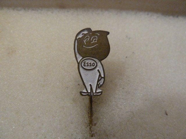 Vintage Esso Happy Motoring Speldje Pin, Ophalen of Verzenden, Gebruikt, Merk, Speldje of Pin