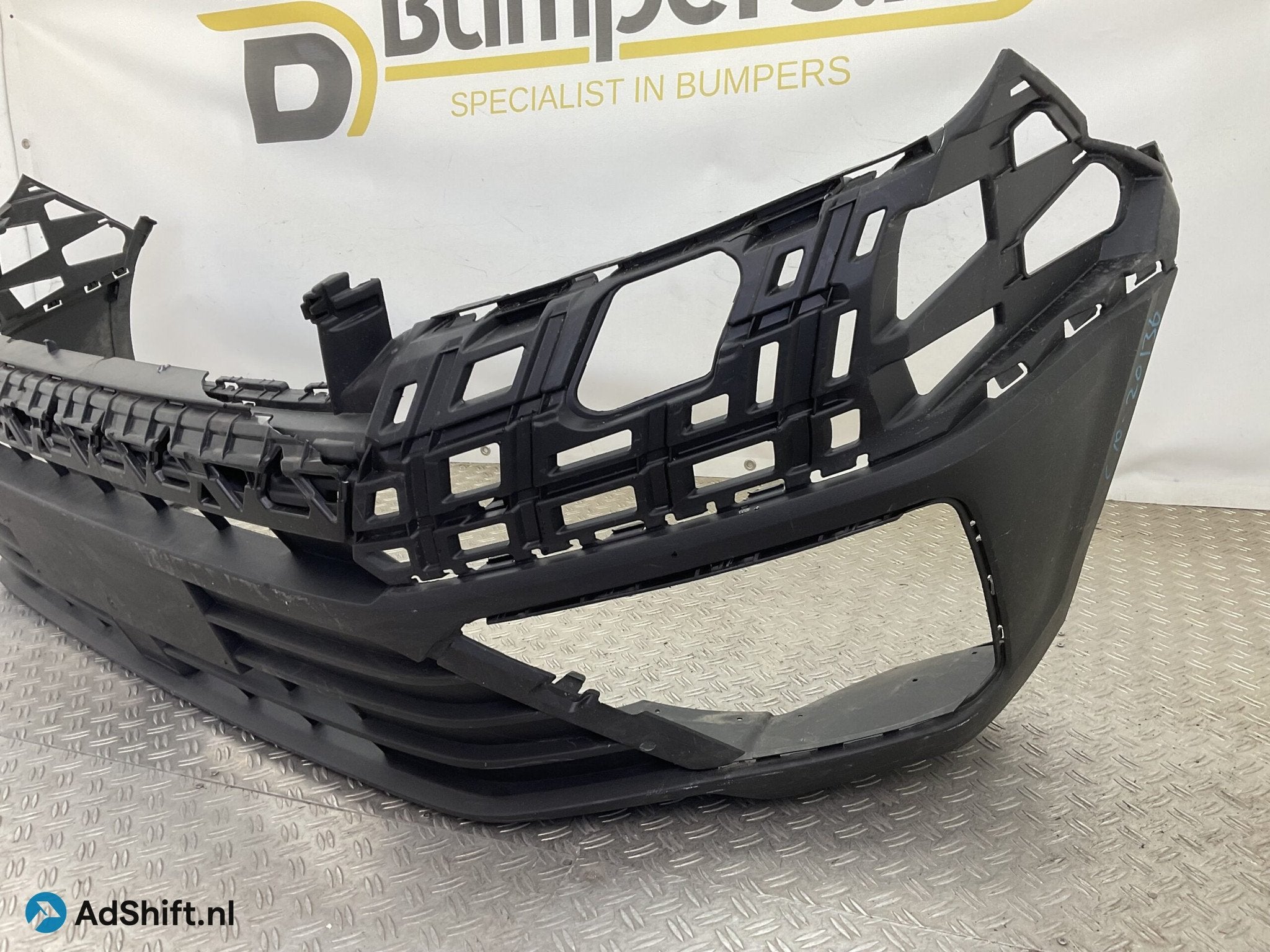 Bumper Volkswagen Crafter 7C0 17-22 7C0807221 Voorbumper C10, Bumper
