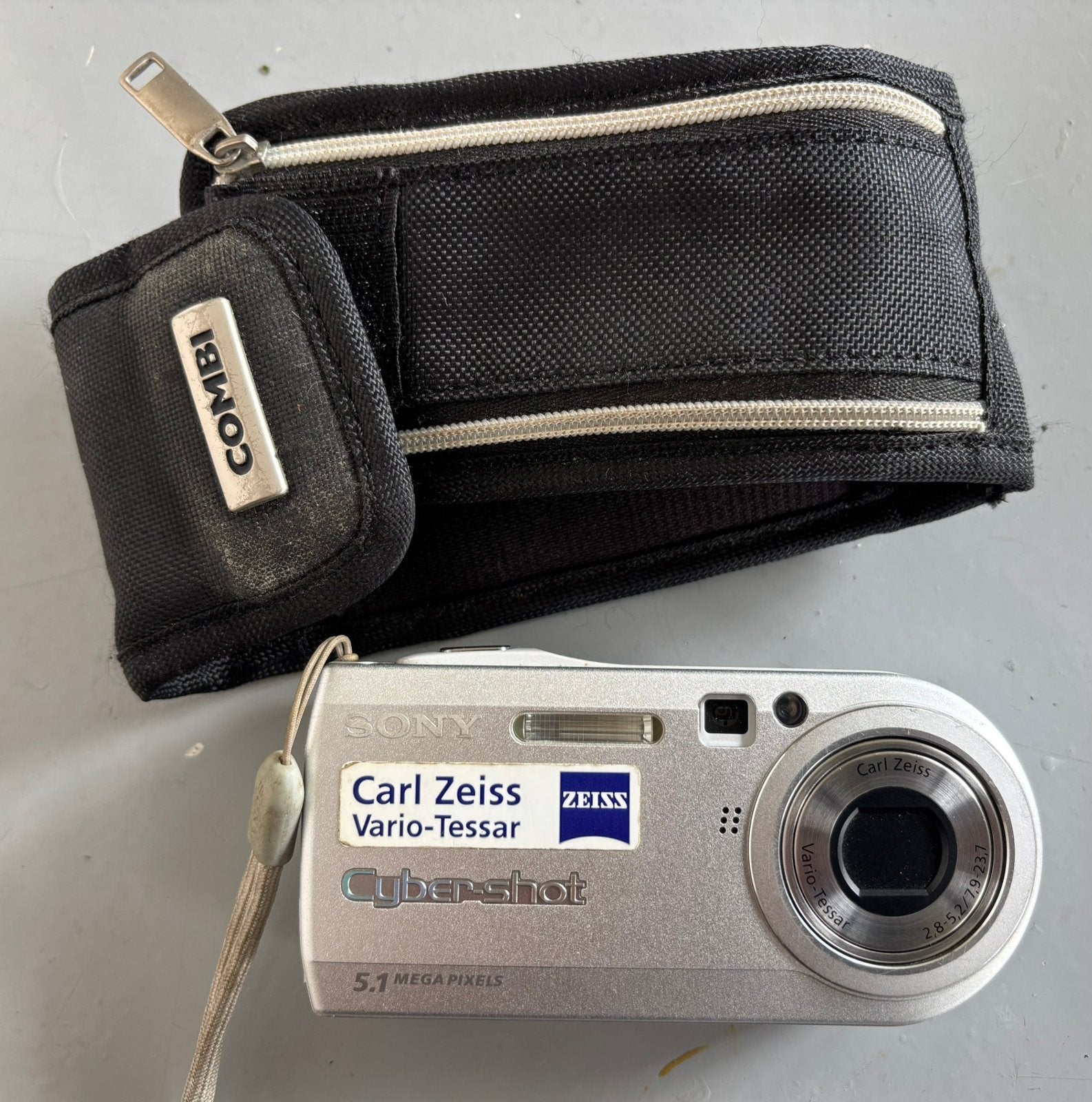 Sony Cyber-Shot DSC-P100, Cameratas, Gebruikt, Ophalen of Verzenden, Minder dan 4 keer