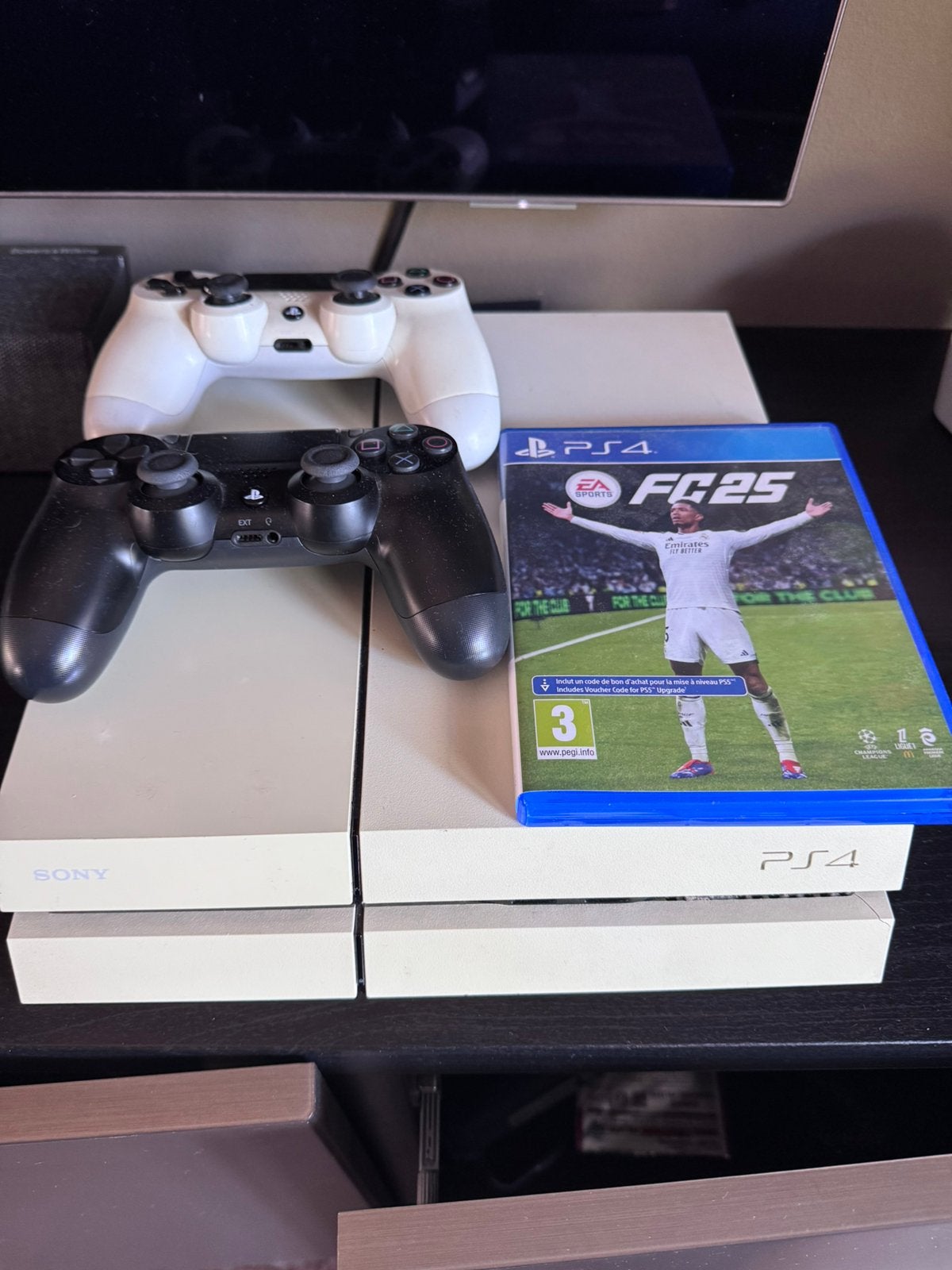 Playstation 4 inclusief 2 controllers en FC 25, Ophalen, Gebruikt, Met 2 controllers, Original