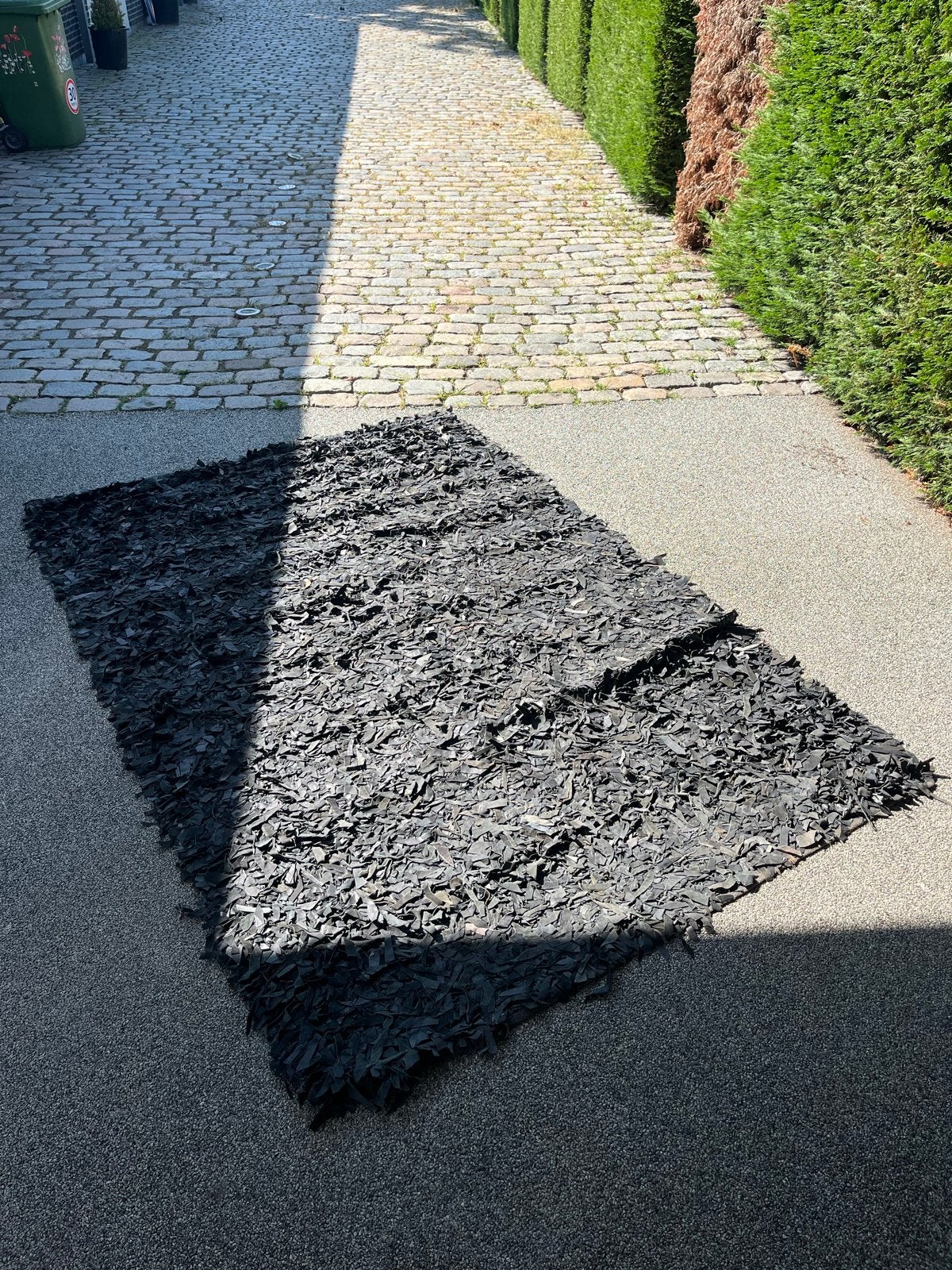 Zwart vloerkleed van leer - 160x245 cm, Ophalen, Gebruikt, Zwart, 150 tot 200 cm