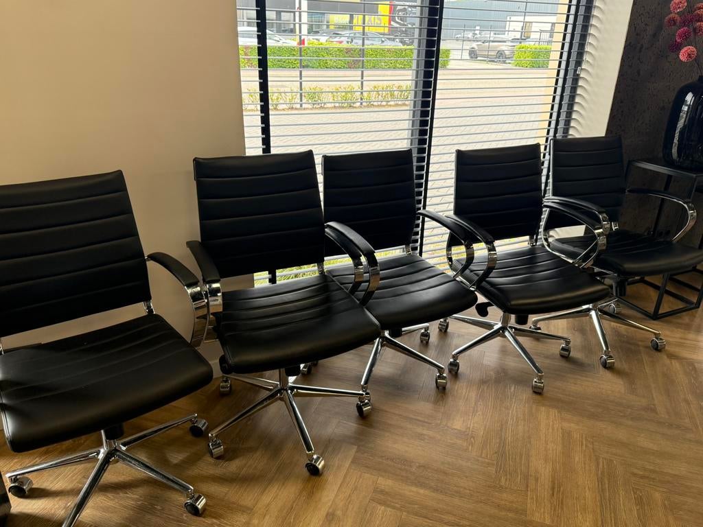 Bureau vergader stoelen 15 stuks beschikbaar, Ophalen, Zo goed als nieuw, Zwart, Bureaustoel