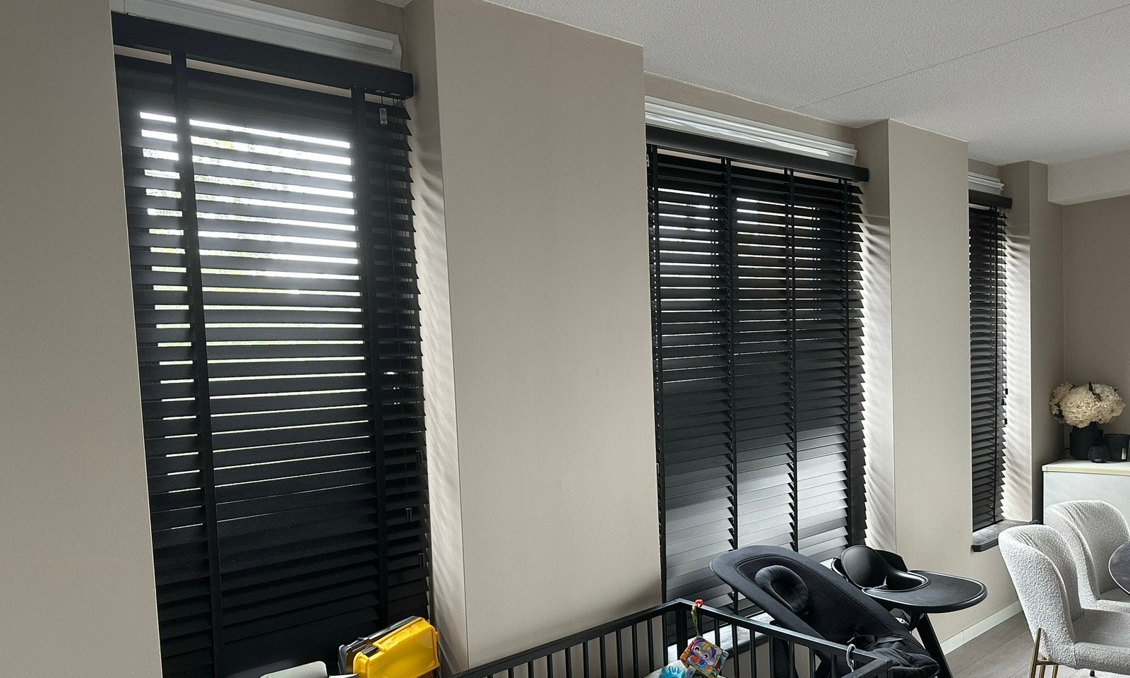 3 zwarte jaloezieën – 2x 78x190 cm + 1x 158x190 cm
