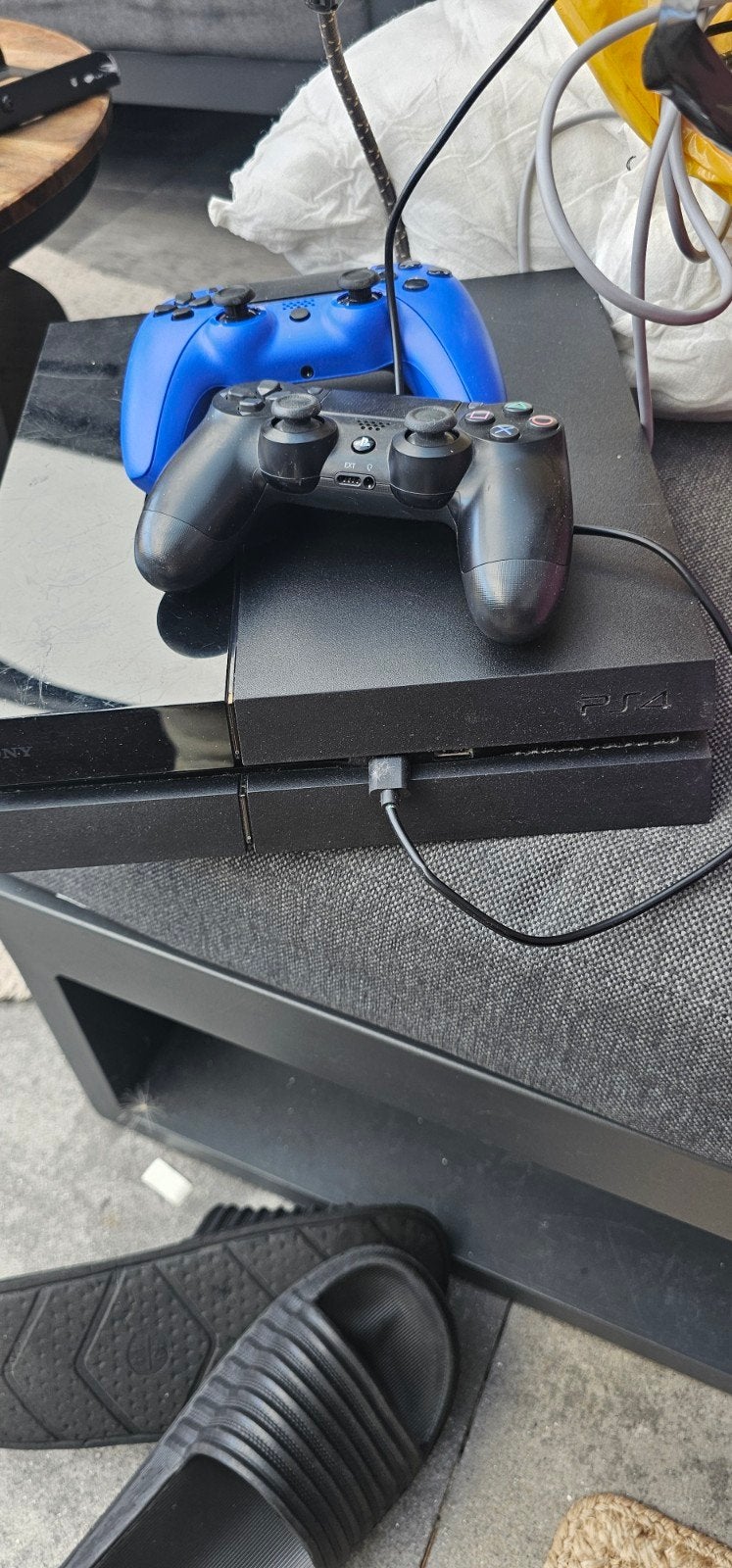 Ps4, Ophalen of Verzenden, Zo goed als nieuw, Met 1 controller, Slim