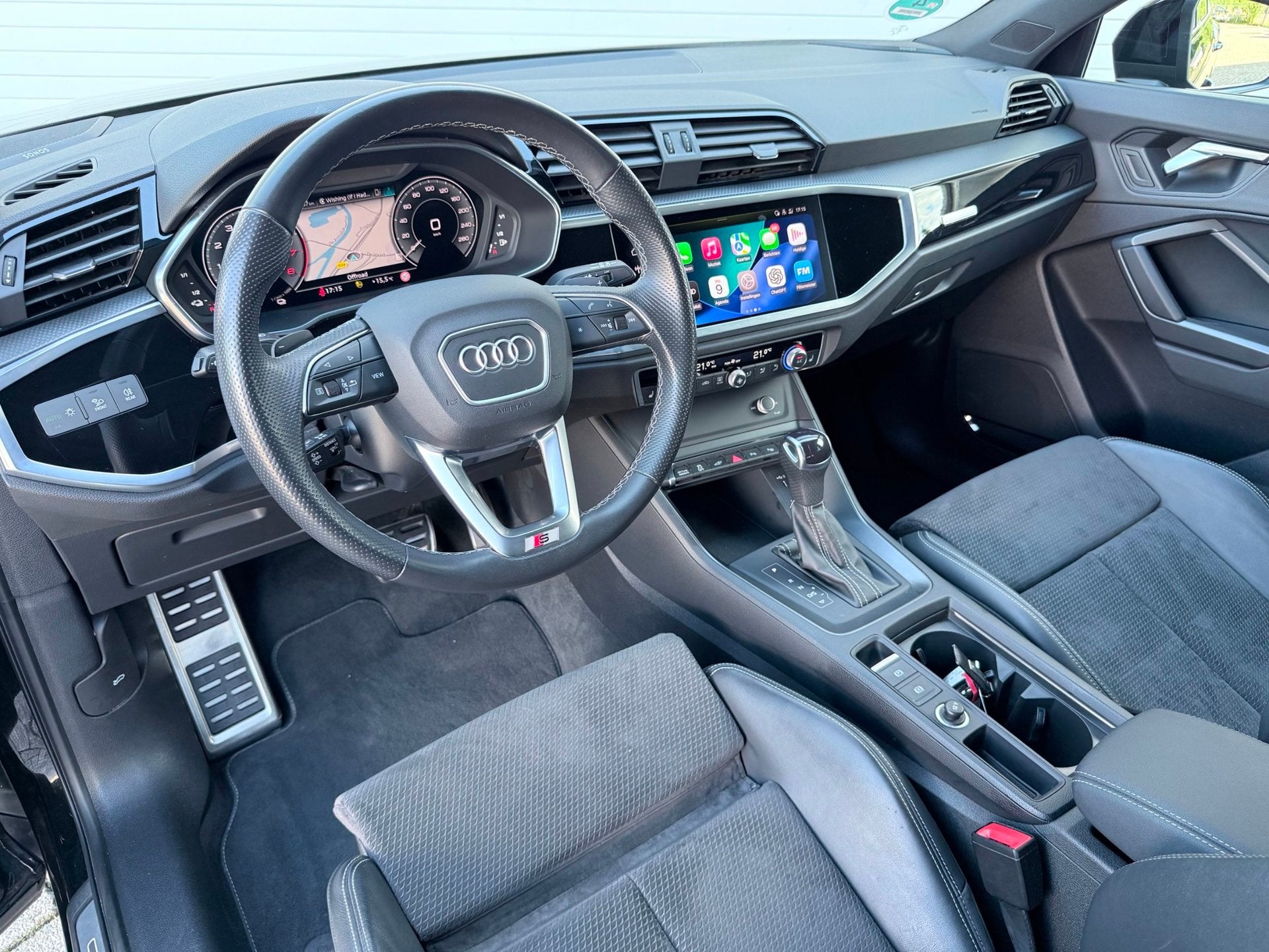 Audi Q3 Sportback 45 TFSI e S Edition|ACC|KEYLESS|T.HAAK|360, Auto's, Dealer onderhouden, Gebruikt, Zwart, 4 cilinders