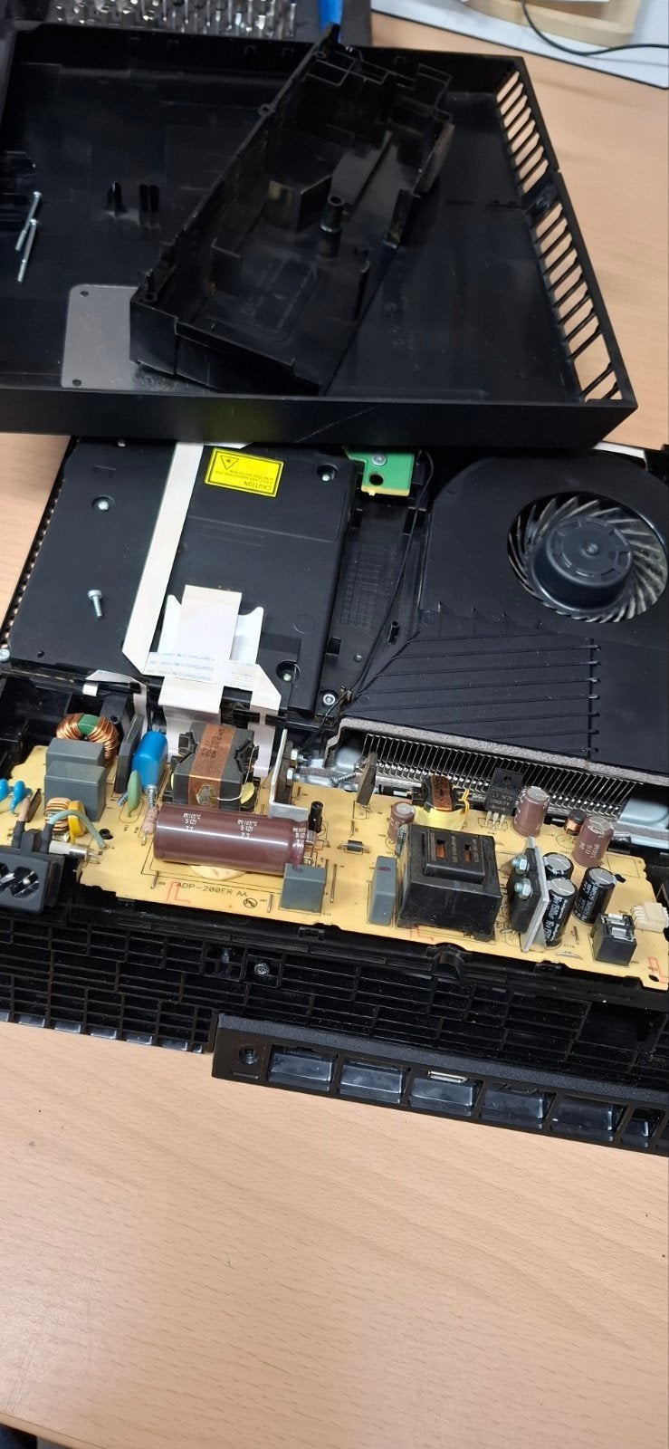 PlayStation 4 met defect - voor onderdelen of reparatie, Spelcomputers en Games, 500 GB, Verzenden, Zonder controller, Niet werkend