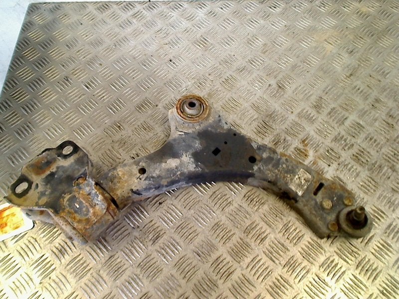 Draagarm Rechts Voor Volvo V70 (BW) (2009-04/2012-12), Gebruikt, Siegburger Straße 229, Köln 50679, , Duitsland, Info@volvocars.com