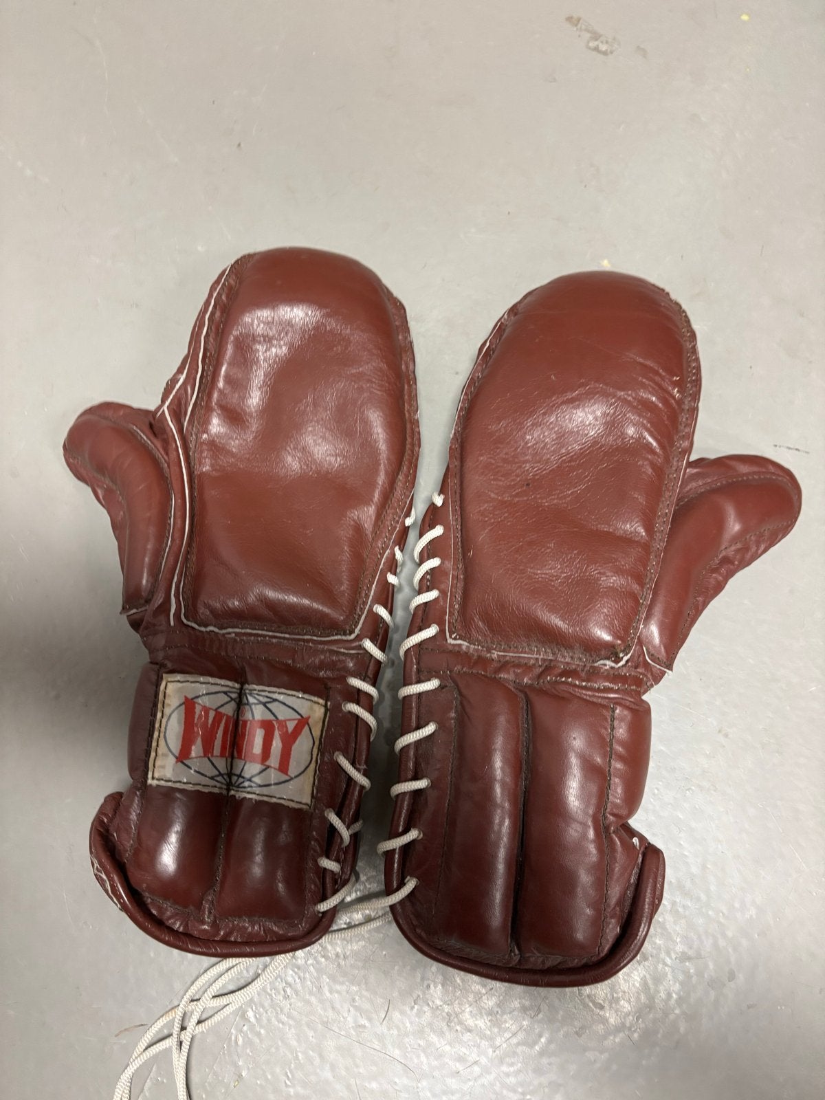 Windy Klassieke Zakhandschoenen - Weinig Padding, Ophalen, Gebruikt, Bokshandschoenen
