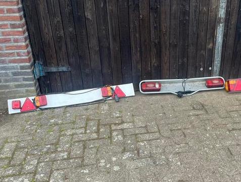Verlichtingsbalken, Ophalen